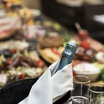 Carat Boutique Hotel 4*