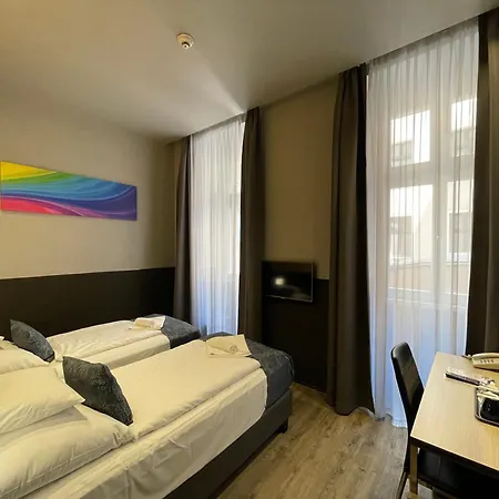 Carat Boutique Hotell 4*