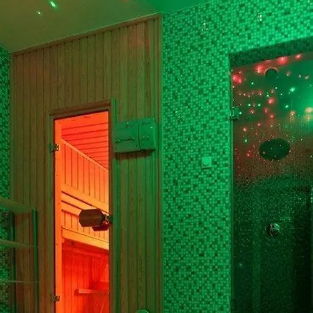 Carat Boutique Hotell 4*