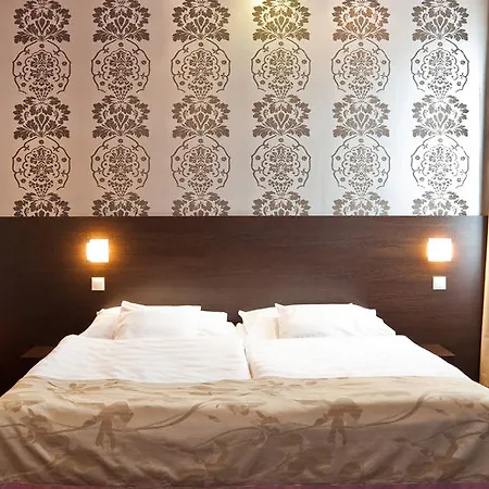 Carat Boutique Hotell 4*