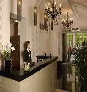 كارات البوتيكي فندق 4*