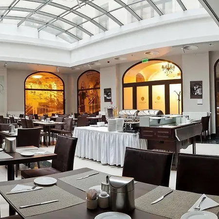 カラット ブティック 4*